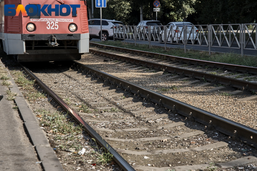 В Краснодаре пенсионерка попала под трамвай