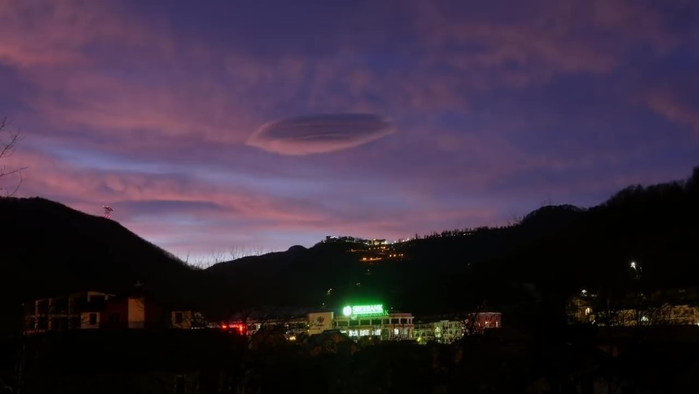 Редкое НЛО-облако над Сочи сняли на видео