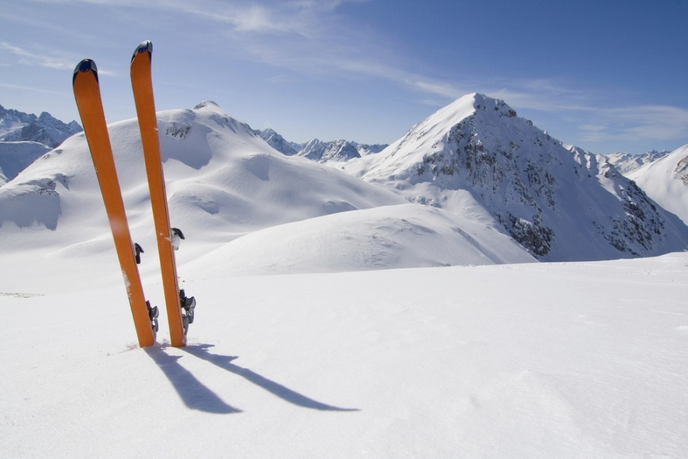 Опасное катание на лыжах стоило жизни двум москвичам в Сочи