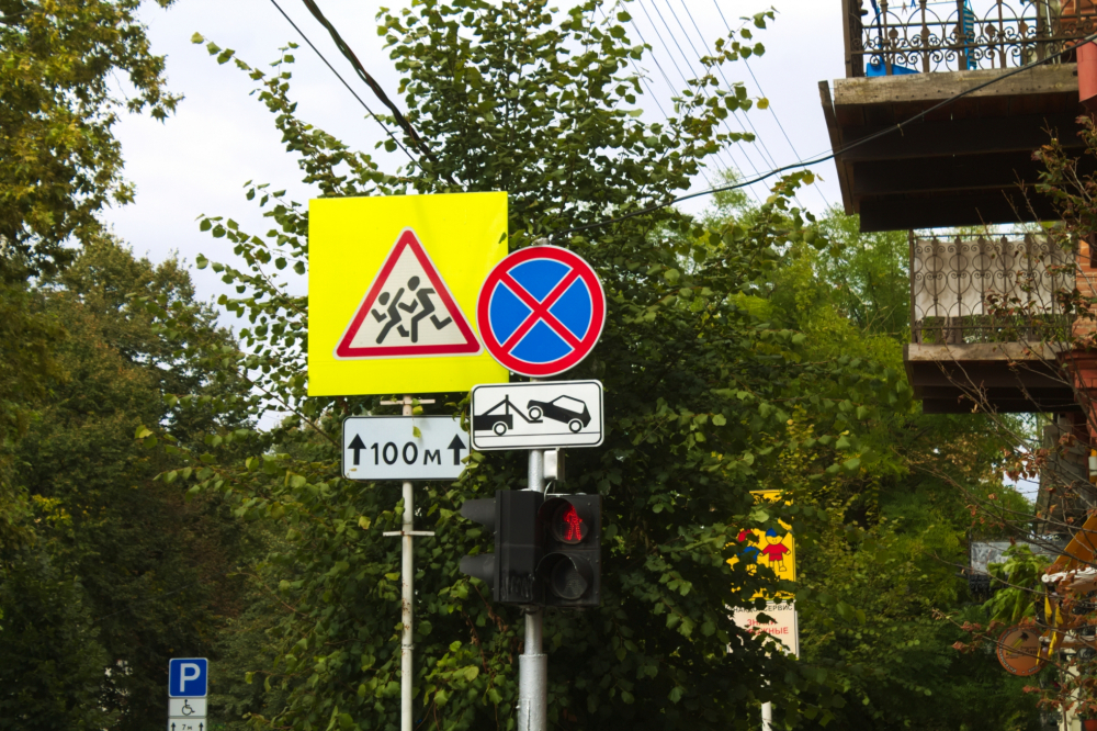 На улице Старокубанской в Краснодаре запретят ставить машины