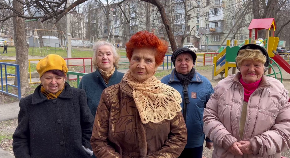 Краснодарские «бабки Путина» попросили костюмы у Филиппа Киркорова