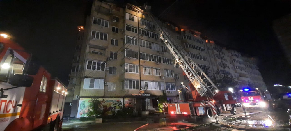 В результате крупного пожара в многоквартирном доме в Краснодаре сгорело 64 квартиры