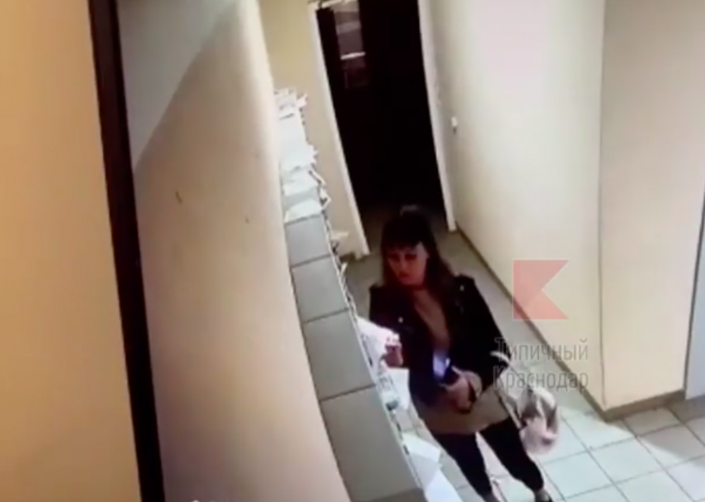 Женщина устроила поджог в краснодарской многоэтажке: видео