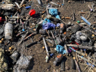 «Повсюду шприцы, ампулы с анализами и кровь»: под Краснодаром нашли свалку медицинских отходов