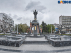 Главное в Краснодаре сегодня: Жириновский в городе, залп по «Авроре», непраздничный праздник, прощальный полет, нешкольные дела в «Школьном» 