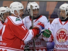 Владимир Путин в Сочи сыграл в хоккей с воспитанниками образовательного центра