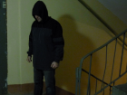 В Краснодаре извращенец напал на двух школьниц в подъезде жилого дома