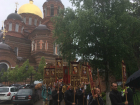 В Краснодаре сотни священников и горожан вышли на Крестный ход, невзирая на дождь