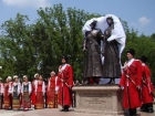 «Столкнуть нас не получится»: в Краснодаре отрыли памятник Казакам и горцам – героям Первой мировой войны