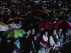 Брызги салюта сквозь капли дождя: видео праздничного салюта в Краснодаре 9 мая