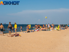 Плата за тень и 1300 руб за 3 часа на побережье: туристы об отдыхе на пляжах Краснодарского края