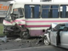 На Кубани автобус врезался в иномарку, погиб ребенок