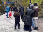 Туристы и краснодарцы устроили столпотворения в Горячем Ключе