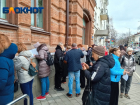 «Завтра начнут убивать людей»: десятки зоозащитников собрались у приемной администрации президента в Краснодаре