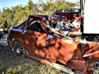 На Кубани «Гранта», влетевшая в грузовик, разбилась всмятку