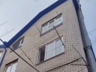 В Краснодаре на улице Хлебосольной щенок больше суток воет на балконе