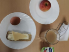 Горошек с йогуртом: матери детей-инвалидов предложили чиновникам Тимашевска питаться скудной едой школы