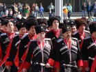 Тысячи казаков прошли маршем по центру Краснодара