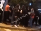 В центре Краснодара подростки устроили массовую драку
