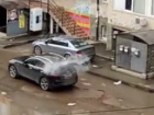 В Краснодаре дети забросали авто водяными «бомбочками»
