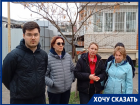 «Страдают дети и пожилые люди»: многоэтажку в Краснодаре больше месяца топит фекалиями