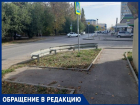 «Водители игнорируют знак»: жительница Краснодара о проблеме пешеходного перехода и тротуара на улице Светлой