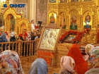 Святыню из сербского монастыря встретили сотни верующих в Свято-Екатерининском соборе Краснодара