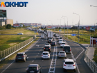 В Краснодарском крае машины попали в 24-километровые пробки к морю