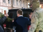 В сеть слили видео, как экс-глава Динского района Сергей Пономарев берет взятку