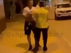 В Ейске самбист перекинул полицейского через бедро и скрылся - видео