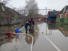 В Приморско-Ахтарске грунтовые воды затопили улицы и угрожают домам