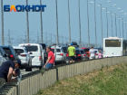 Туристы уезжают: от Чёрного моря образовались 40-километровые пробки к Краснодару