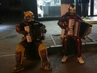 Это не глюк: Бамблби и Железный человек сыграли на аккордеонах на Красной