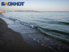 МЧС предупредило о ветровом сгоне воды в Азовском море