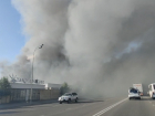 Краснодар заволокло черным дымом: видео