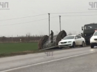 Военные опрокинули танк на трассе в Краснодарском крае