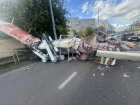 Труба котельной рухнула на дорогу в Краснодаре: движение ограничили