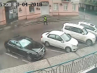 «Дворник» с метлой ограбил бизнесмена и скрылся на Hyundai Solaris в Краснодаре