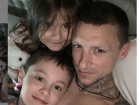 Алана Мамаева опубликовала трогательную фотографию супруга с детьми 