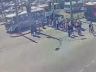 Пожилая женщина оказалась под колесами маршрутки в Краснодаре