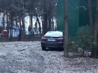 На парковке КубГУ в Краснодаре виновник аварии "сбежал" с места ДТП