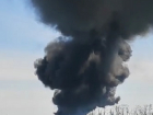 Чёрный дым заслонил небо: в Краснодарском крае уже 5 суток тушат пожар на нефтебазе