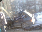 Жуткая авария в Новороссийске: ВАЗ расплющился, залетев под фуру