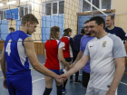 Мэр Краснодара сыграл со старшеклассниками в волейбол