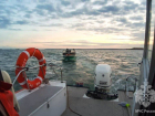 В Керченском проливе спасли застрявших на неисправной лодке рыбаков