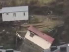 Обрушившийся из-за оползня жилой дом в Сочи попал на видео