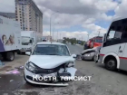 В Краснодаре возле Немецкой деревни произошло массовое ДТП с автобусом: пострадали дети
