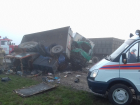 На Кубани спасатели вытащили из "железного плена" водителя грузовика