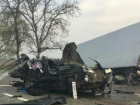На Кубани фура «снесла» автомобили, остановившиеся перед другим ДТП