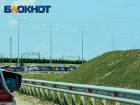 Более 200 авто ожидают проезда по Крымскому мосту перед Краснодарским краем